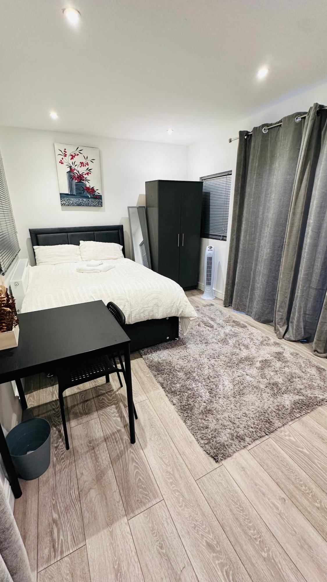 Cosy And Comfy Appartement Londen Buitenkant foto