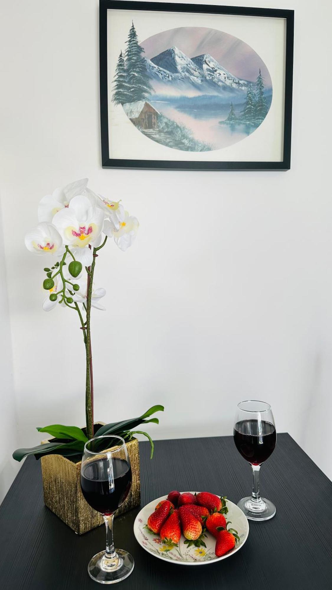 Cosy And Comfy Appartement Londen Buitenkant foto