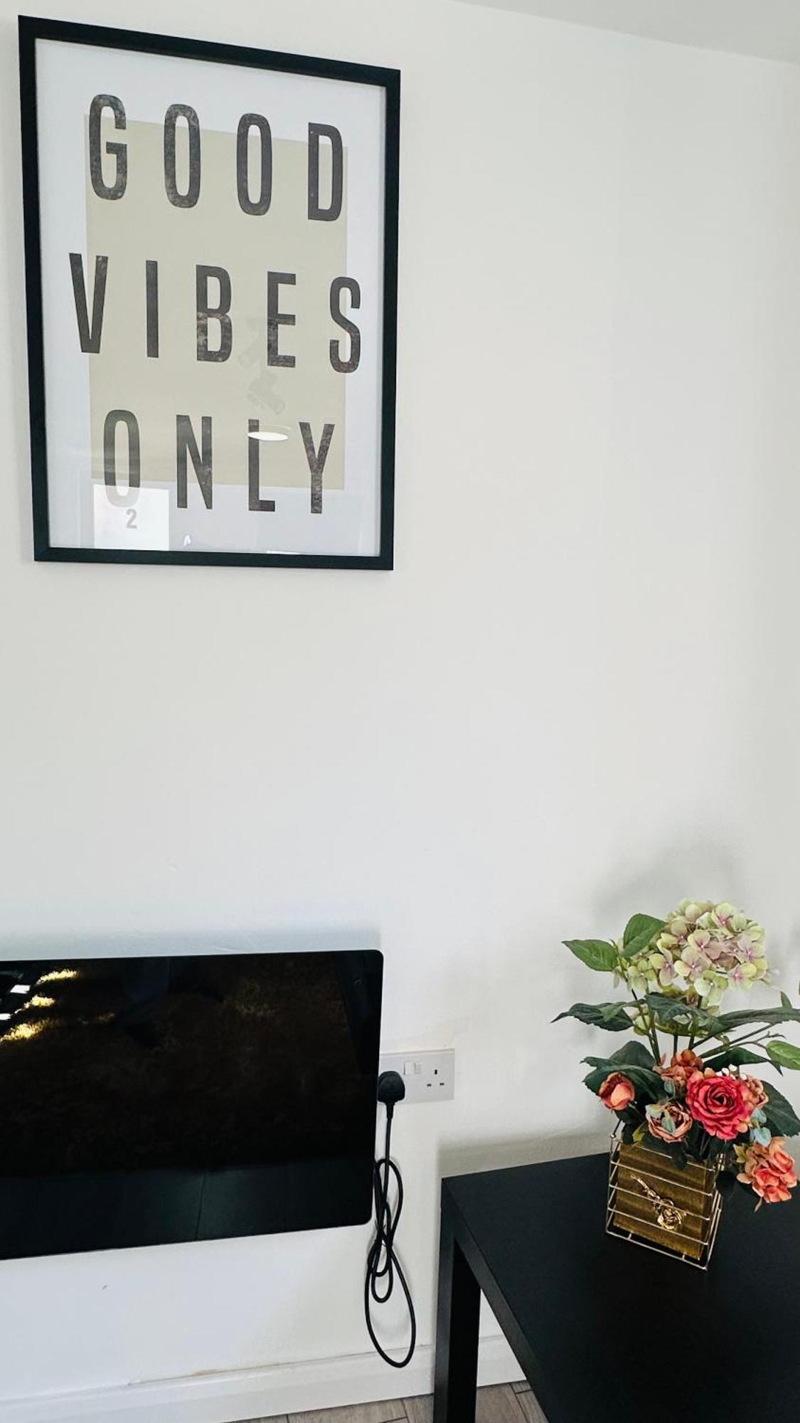 Cosy And Comfy Appartement Londen Buitenkant foto