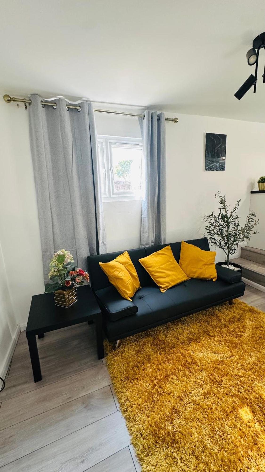 Cosy And Comfy Appartement Londen Buitenkant foto