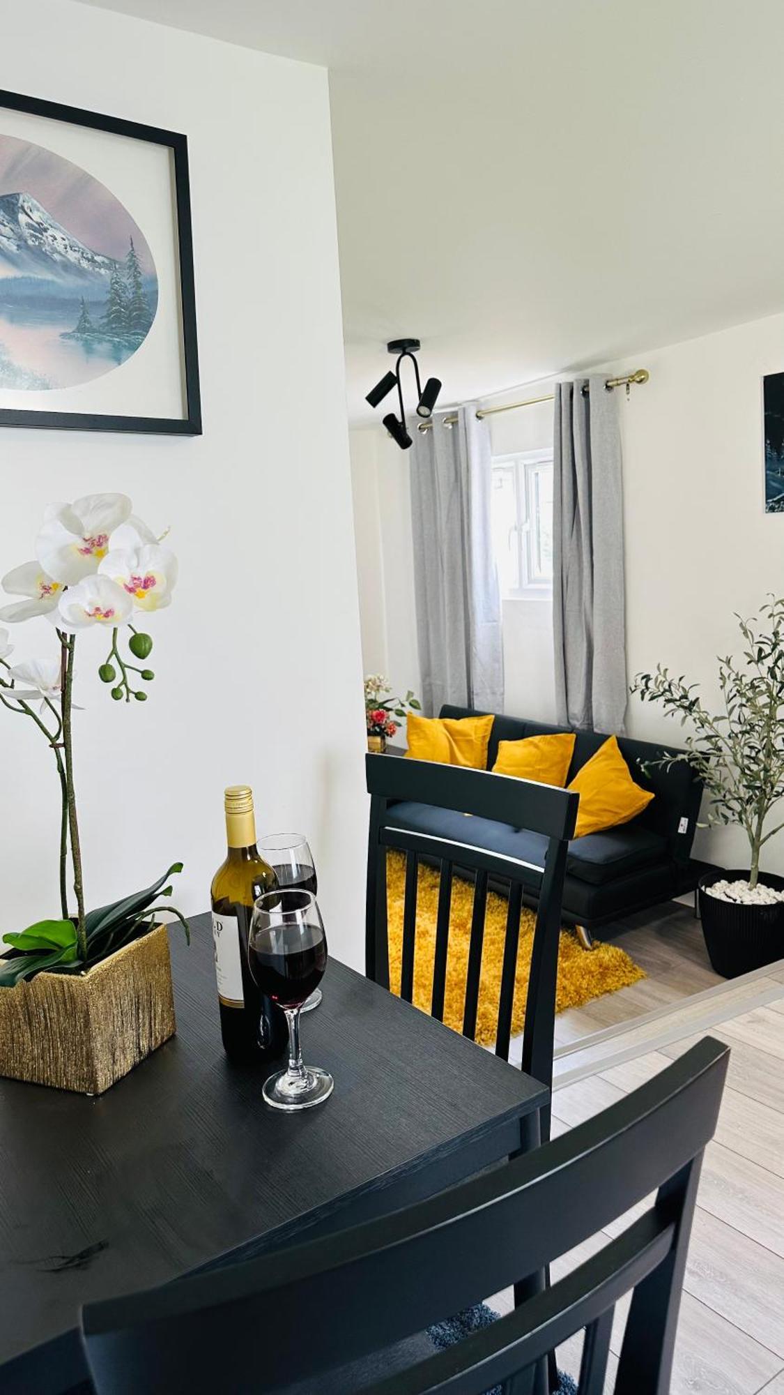 Cosy And Comfy Appartement Londen Buitenkant foto