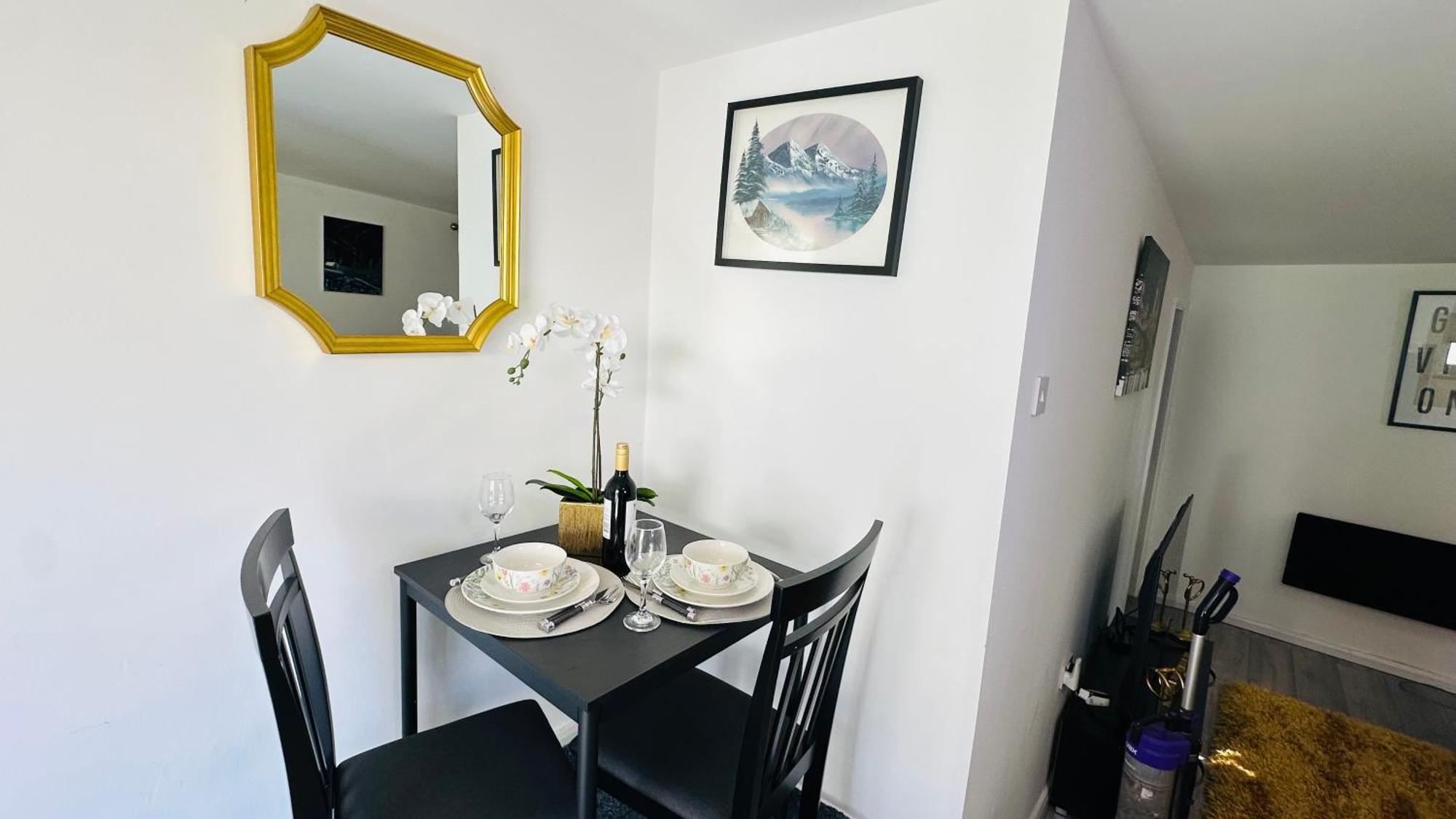 Cosy And Comfy Appartement Londen Buitenkant foto