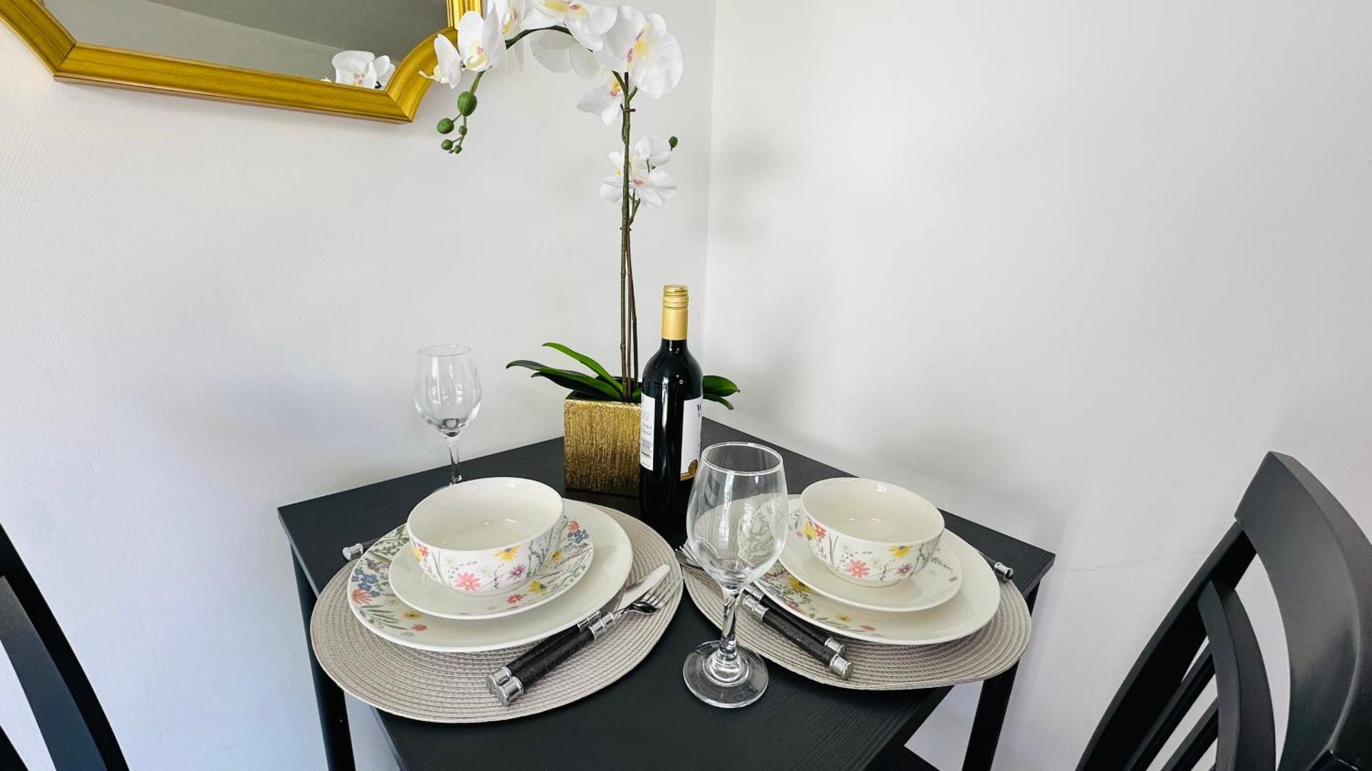 Cosy And Comfy Appartement Londen Buitenkant foto